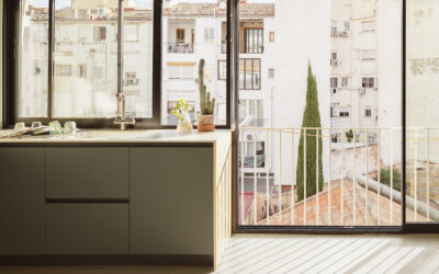 Casa en La Petxina: repensar una vivienda huyendo del calor