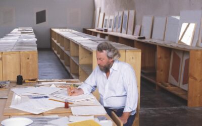 Los muebles rígidos y perfectos de Donald Judd