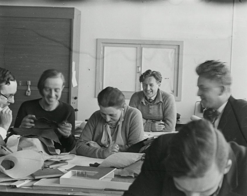 Bauhaus in Dessau, 1931_Interior design course with Lilly Reich_Photo © Pius Pahl_Bauhaus-Archiv Berlin © Peter Jan Pahl