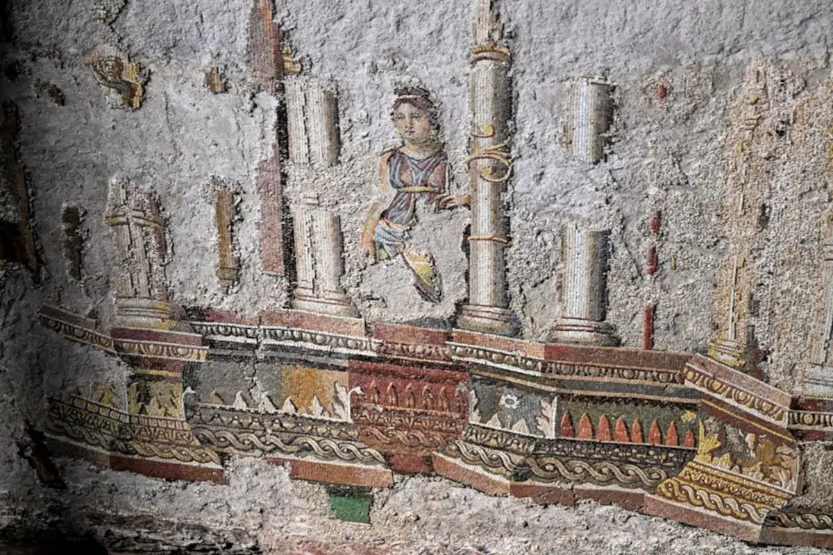 terme-di-traiano-restauro-esedra-e-galleria-sotterranea foto de romacapitale.jpg